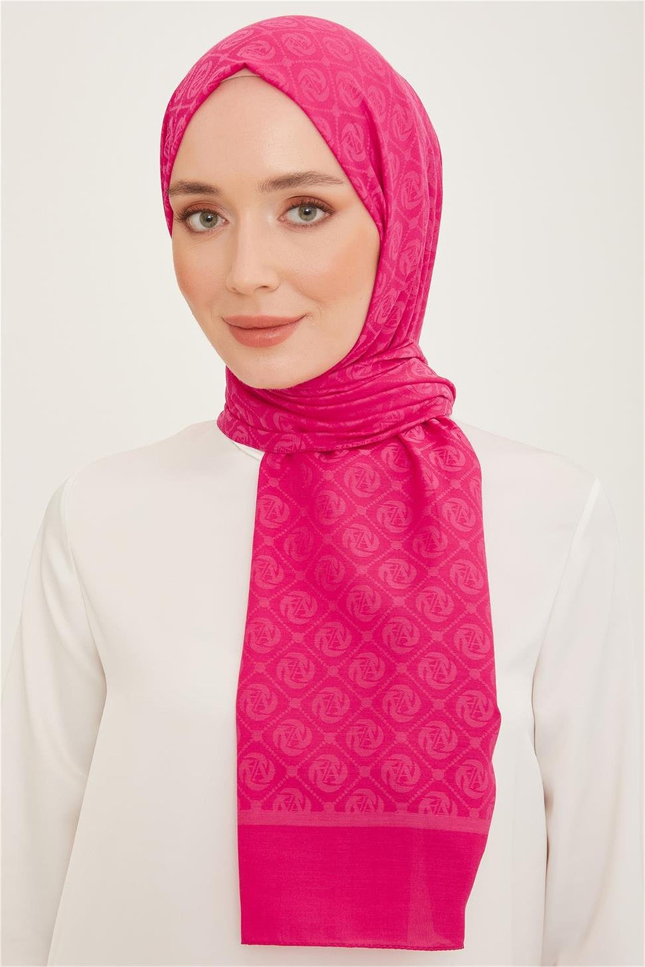 Armine Trend P.Monogram Şal  52