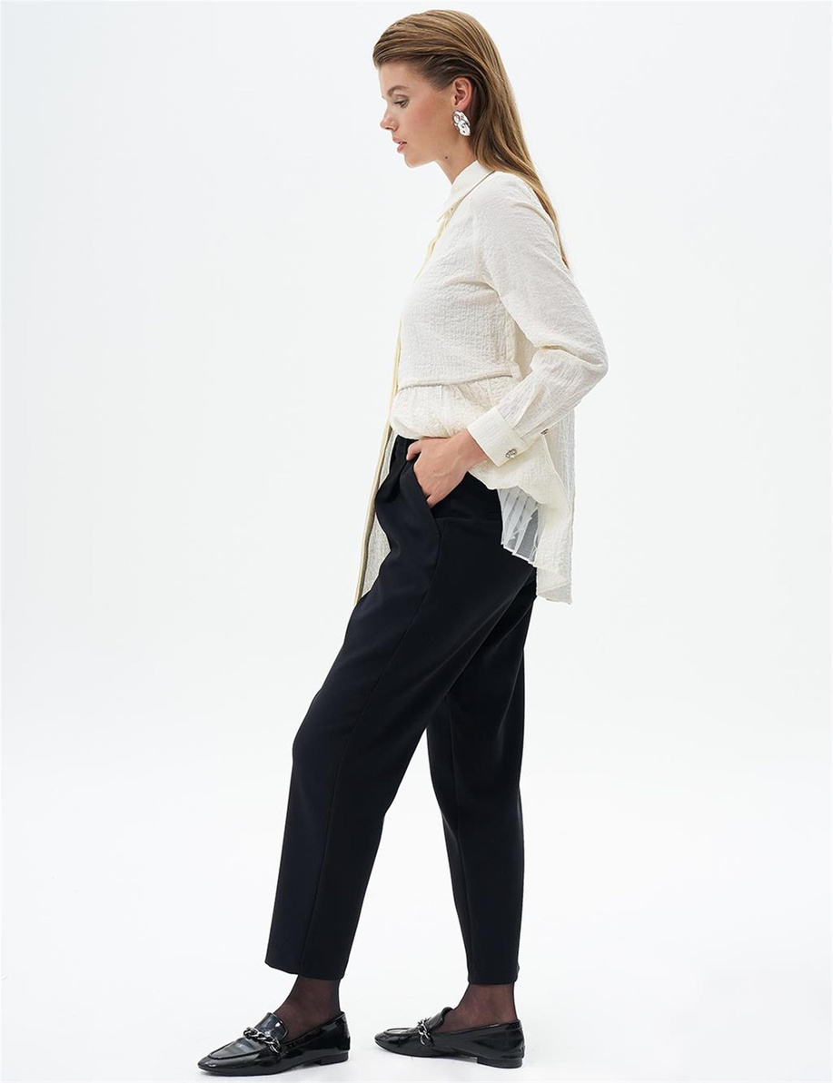 Bel Detaylı Havuç Siyah Pantolon