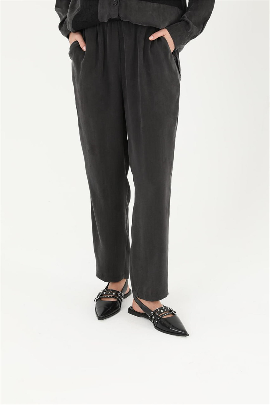 Beli Büzgülü Siyah Pantolon