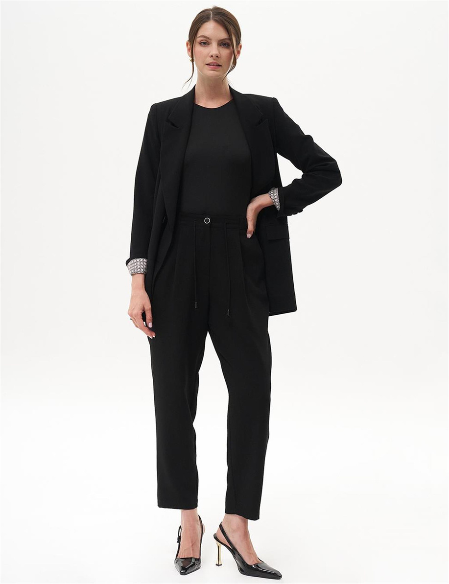 Beli Lastikli Havuç Siyah Pantolon