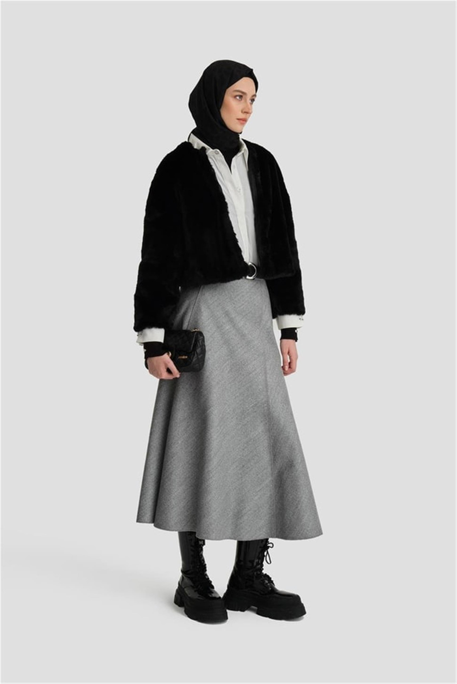 Beş Parçalı Gri Etek