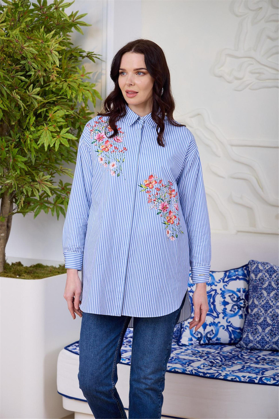 Çiçek Detaylı Çizgili Mavi Gömlek