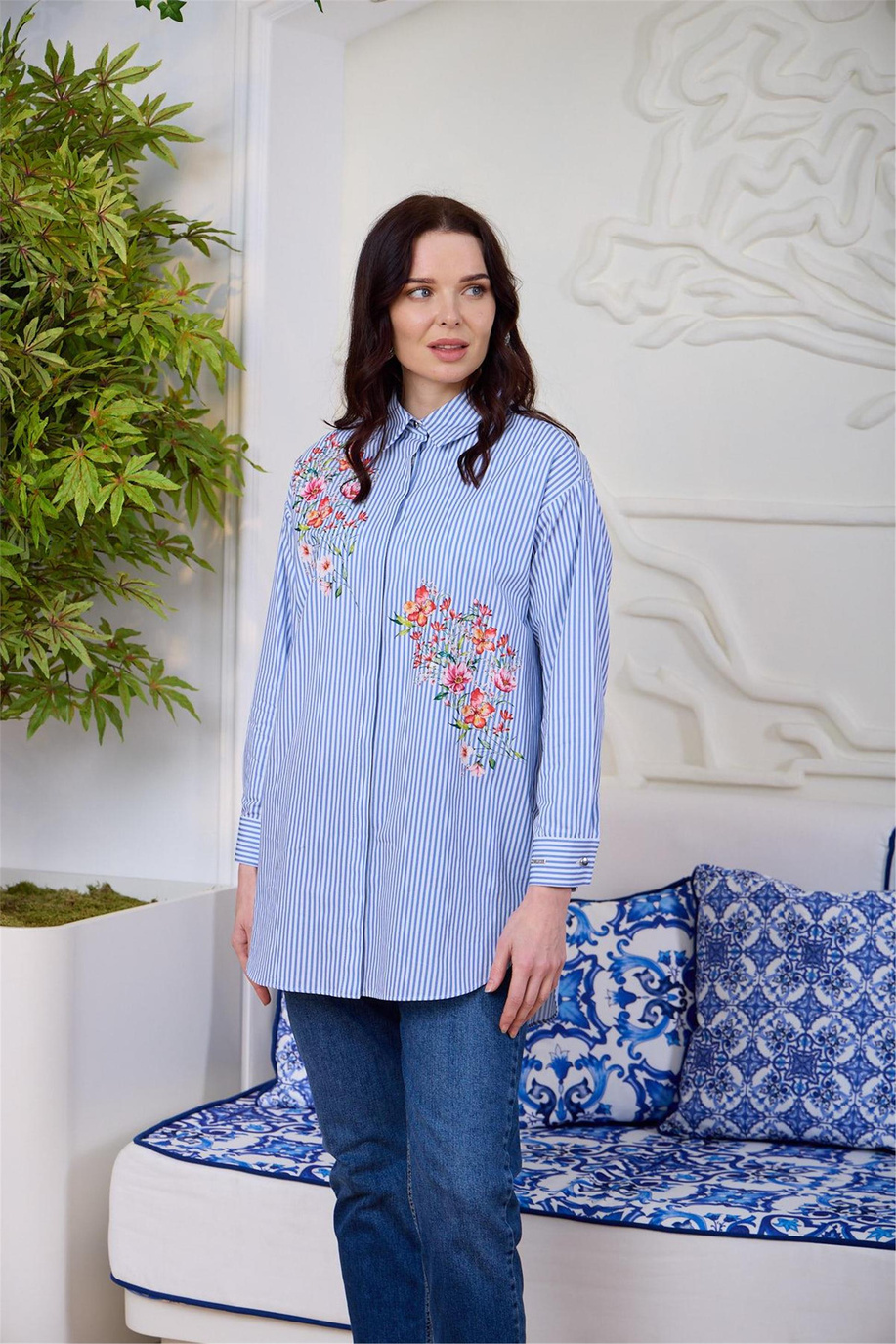 Çiçek Detaylı Çizgili Mavi Gömlek