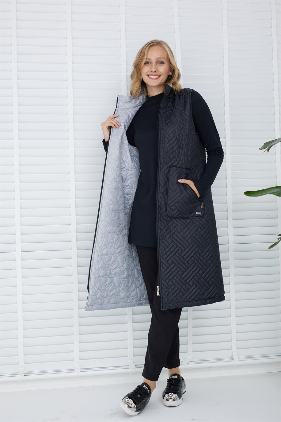 Çift Taraflı Uzun Siyah Yelek