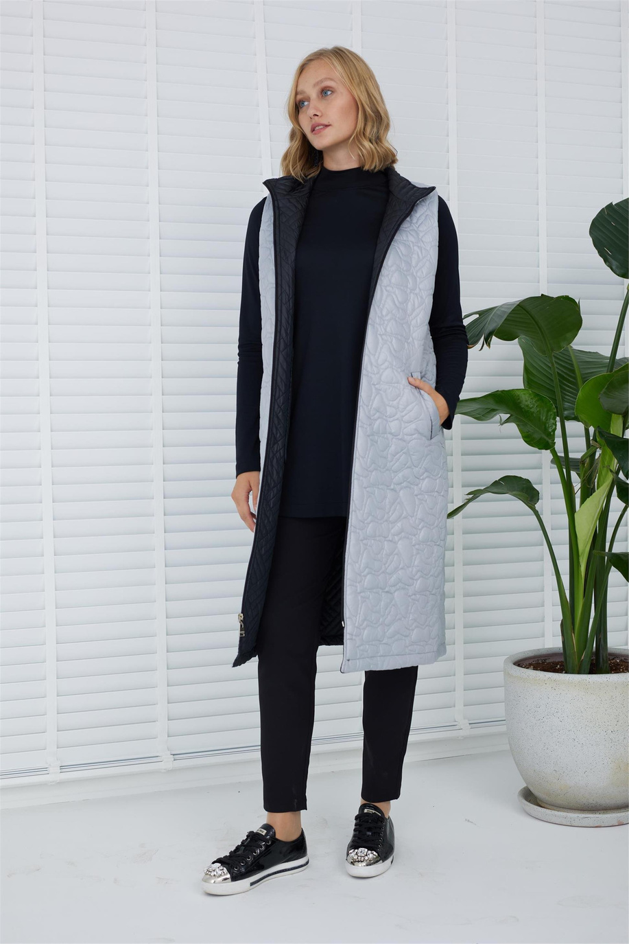 Çift Taraflı Uzun Siyah Yelek