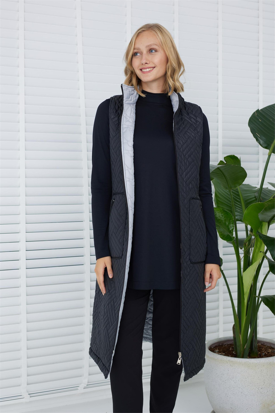 Çift Taraflı Uzun Siyah Yelek