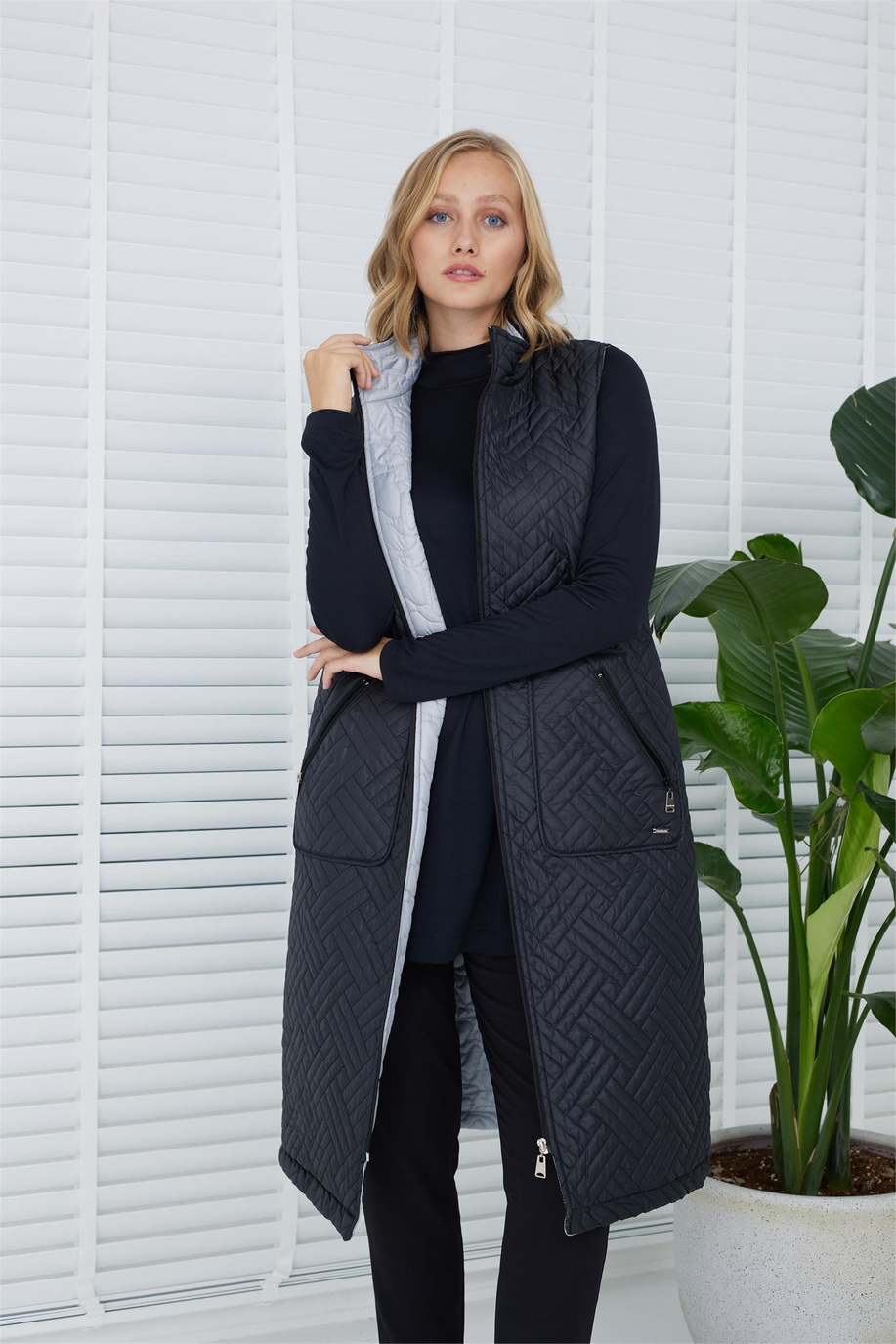 Çift Taraflı Uzun Siyah Yelek