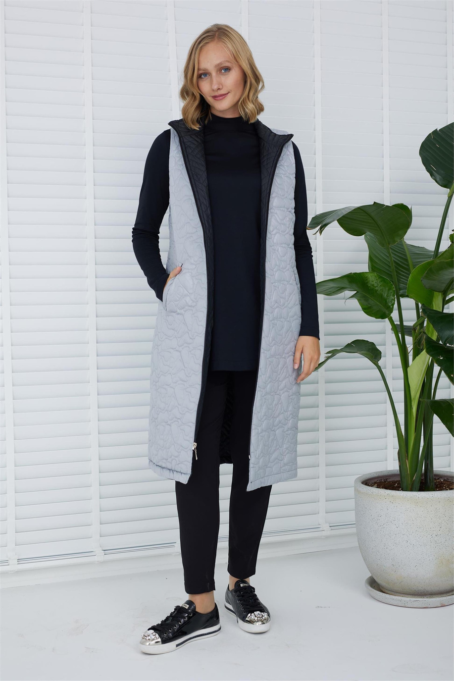 Çift Taraflı Uzun Siyah Yelek