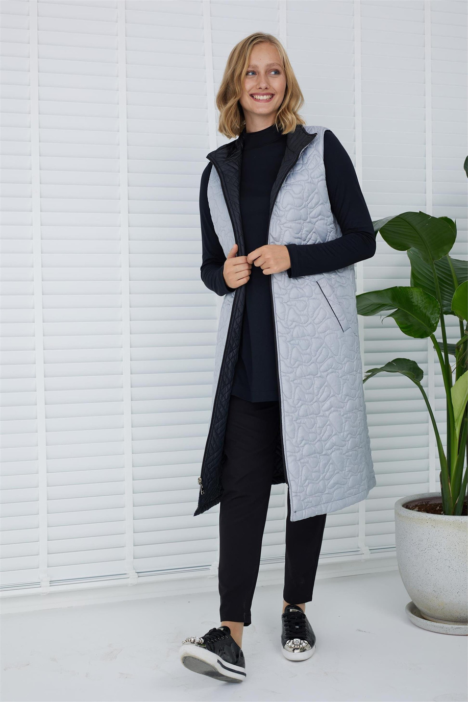 Çift Taraflı Uzun Siyah Yelek