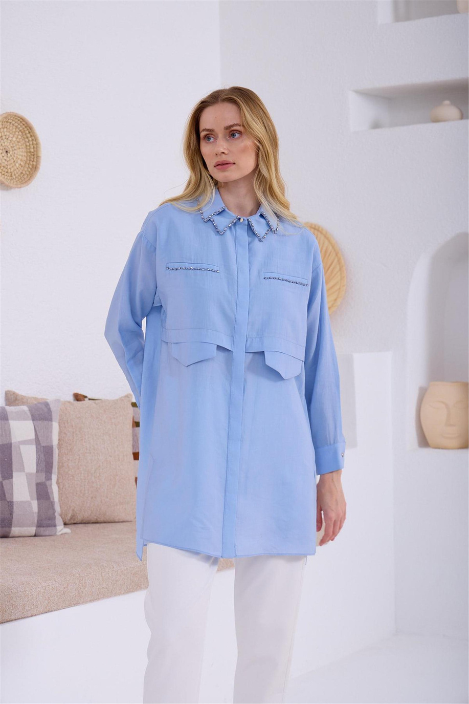 Çift Yakalı Taşlı Mavi Gömlek