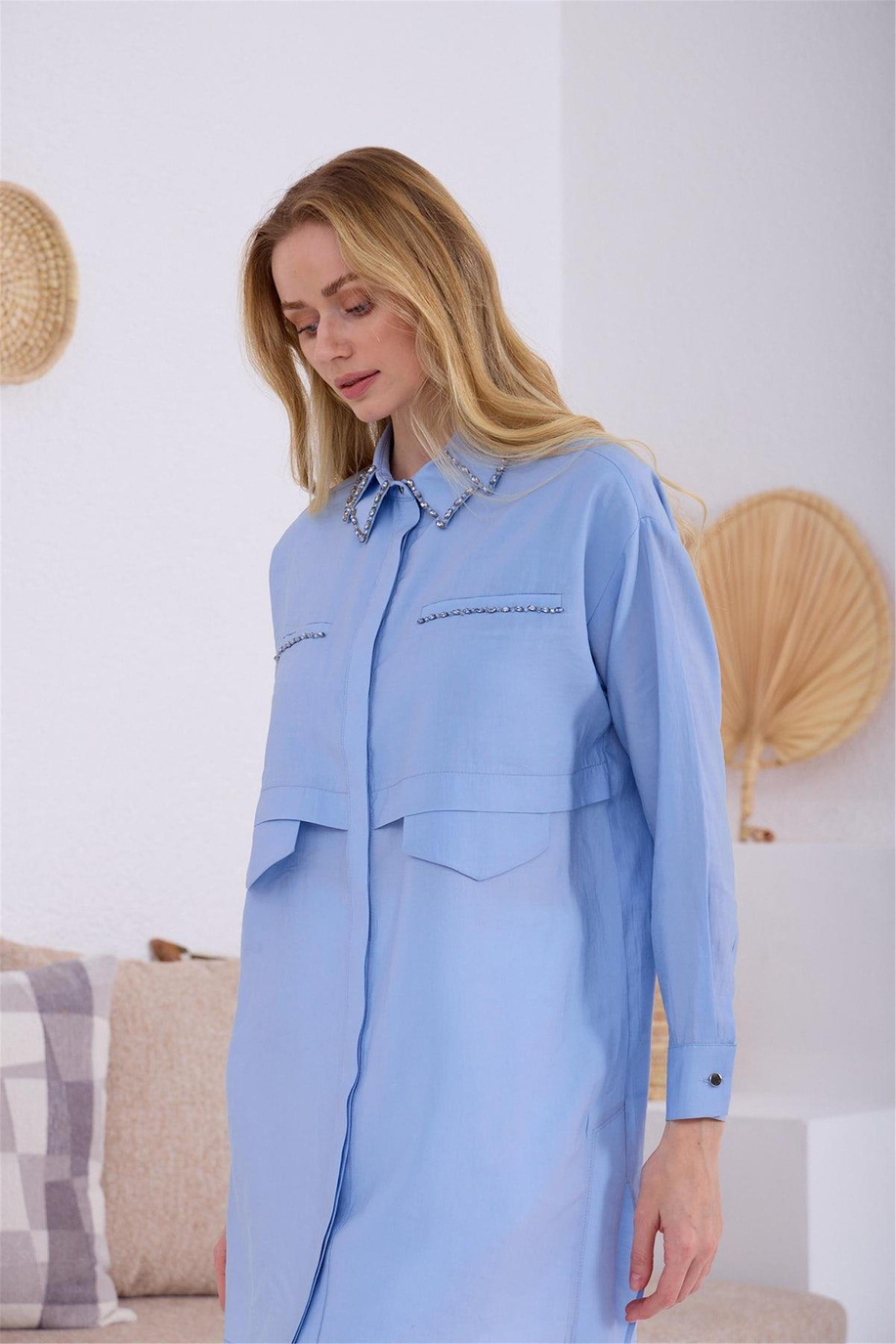 Çift Yakalı Taşlı Mavi Gömlek