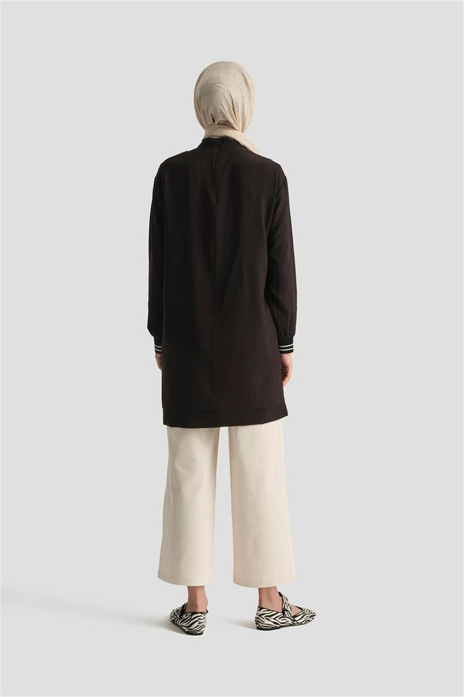 Çilek Kumaş Kolları Ribanalı Tunik Siyah - 25YT4143