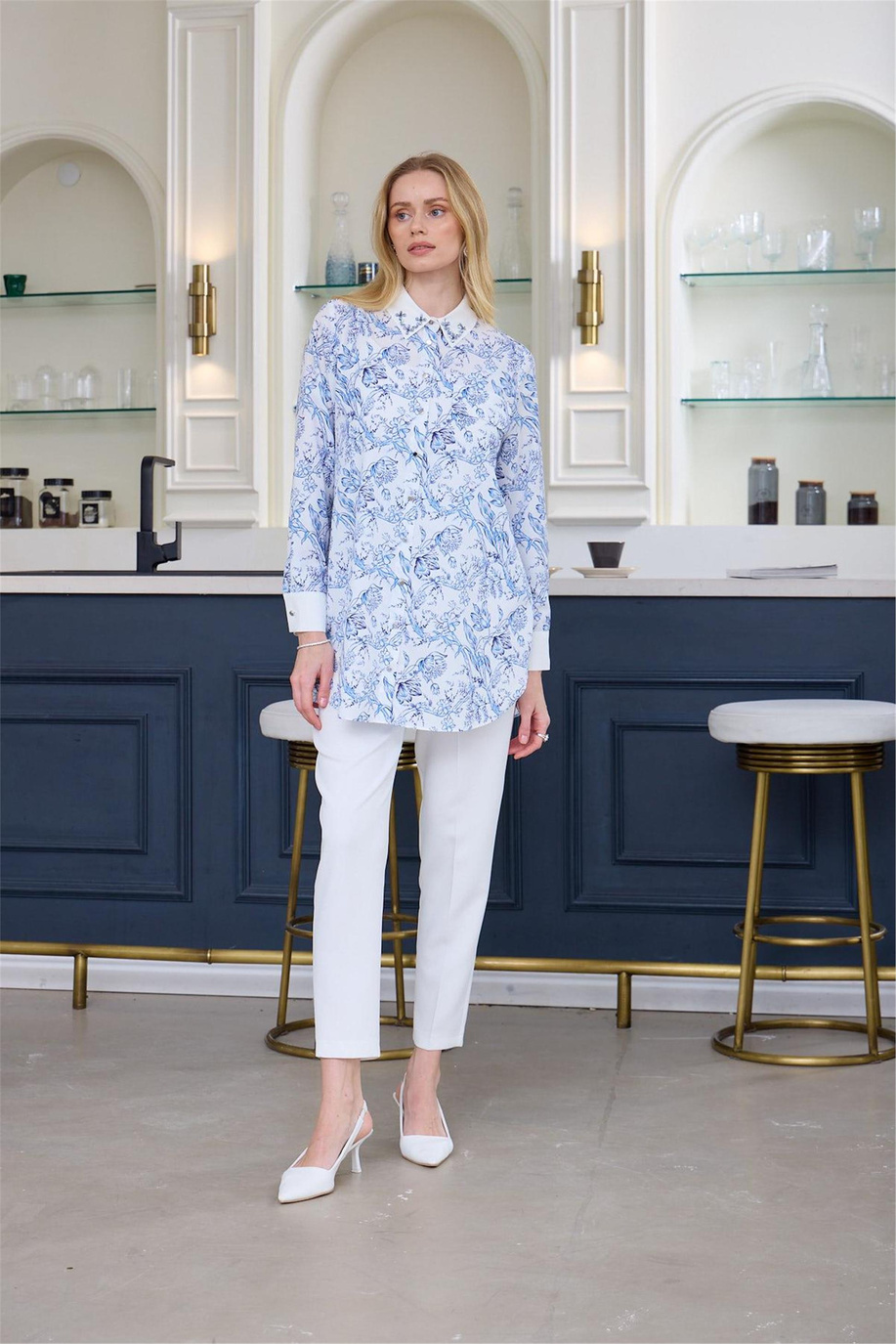 Çini Desenli Krep Mavi Gömlek