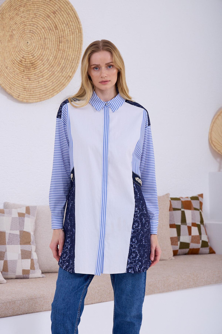Dantel Detaylı Çizgili Mavi Gömlek