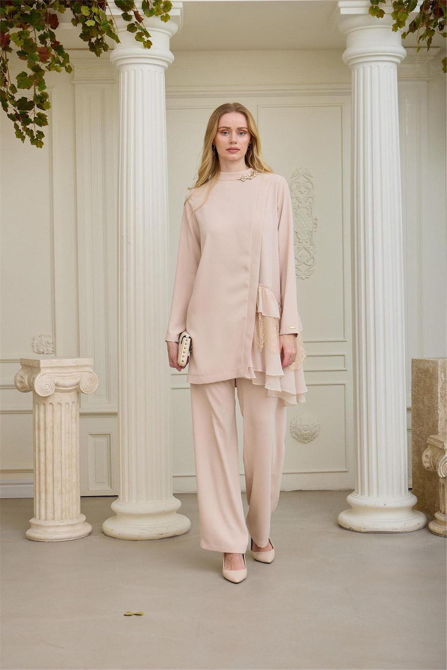 Dantelli Şifon Fırfırlı Takım Bej - 25YMA2427