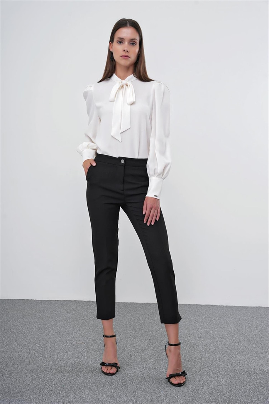 Dar Paça Kumaş Siyah Pantolon