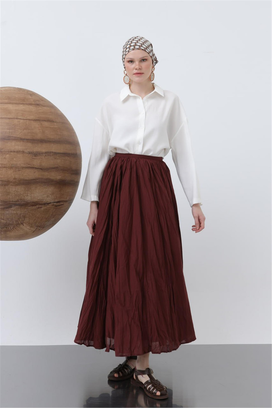 Doğal Duruşlu Pileli Bordo Etek