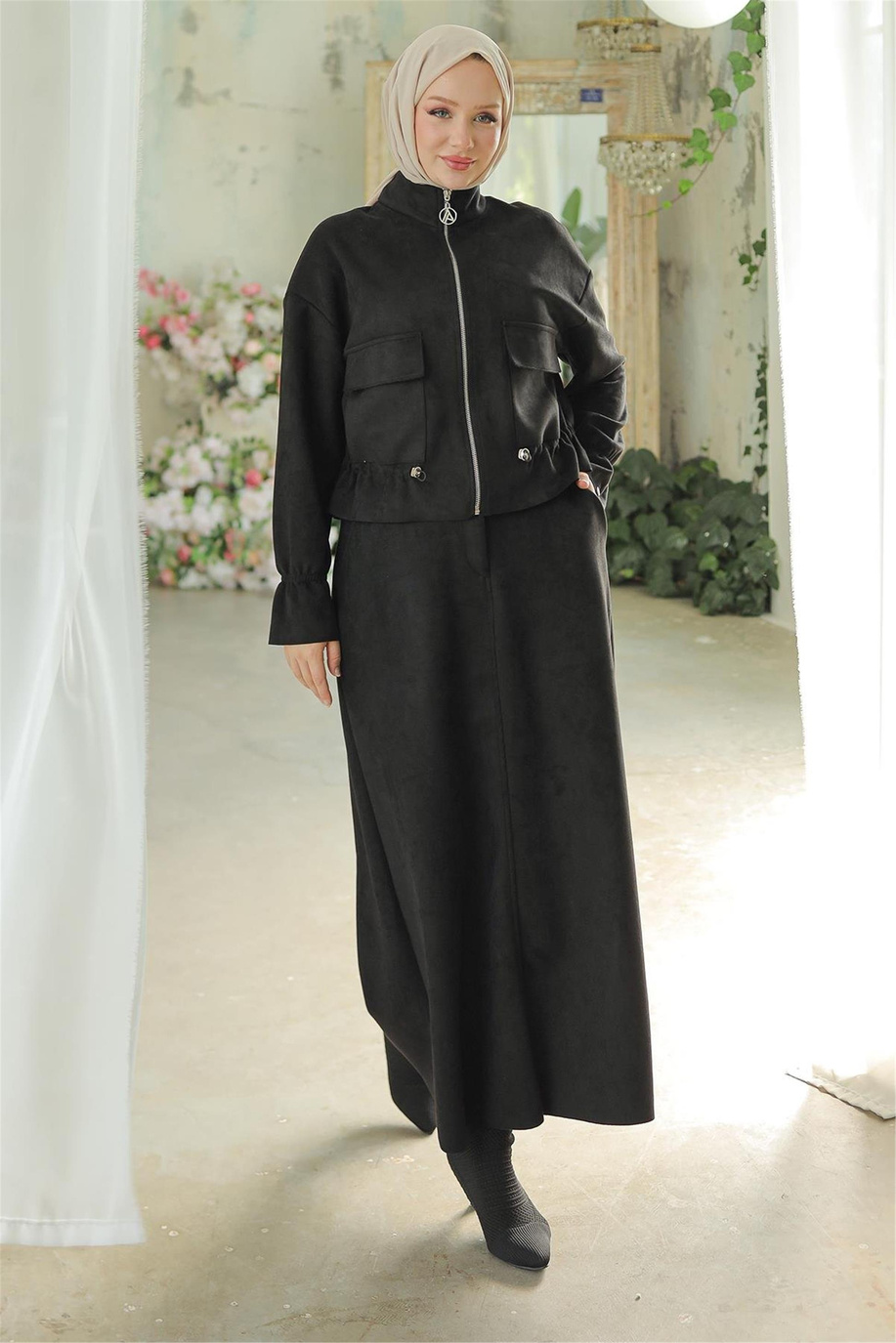 Fermuarlı Kolları Lastikli Siyah Takım