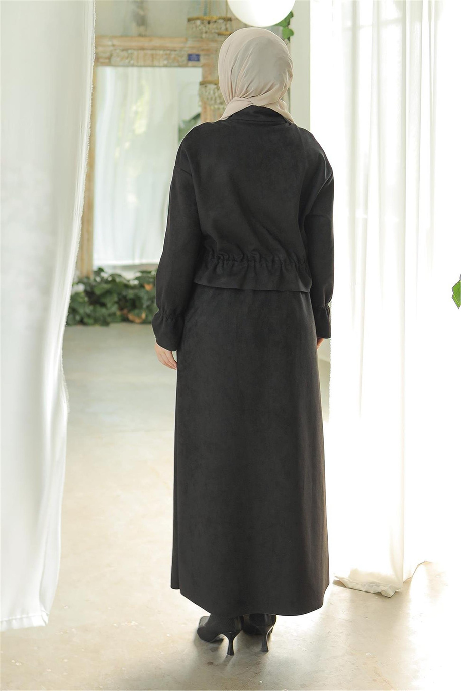 Fermuarlı Kolları Lastikli Siyah Takım