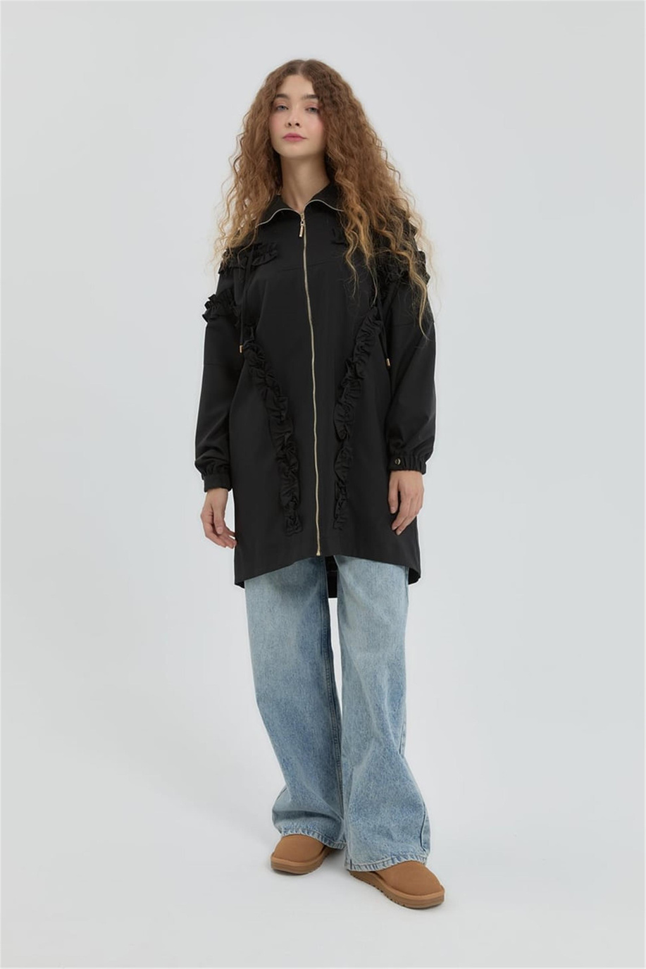Fırfır Detaylı Yağmurluk Siyah