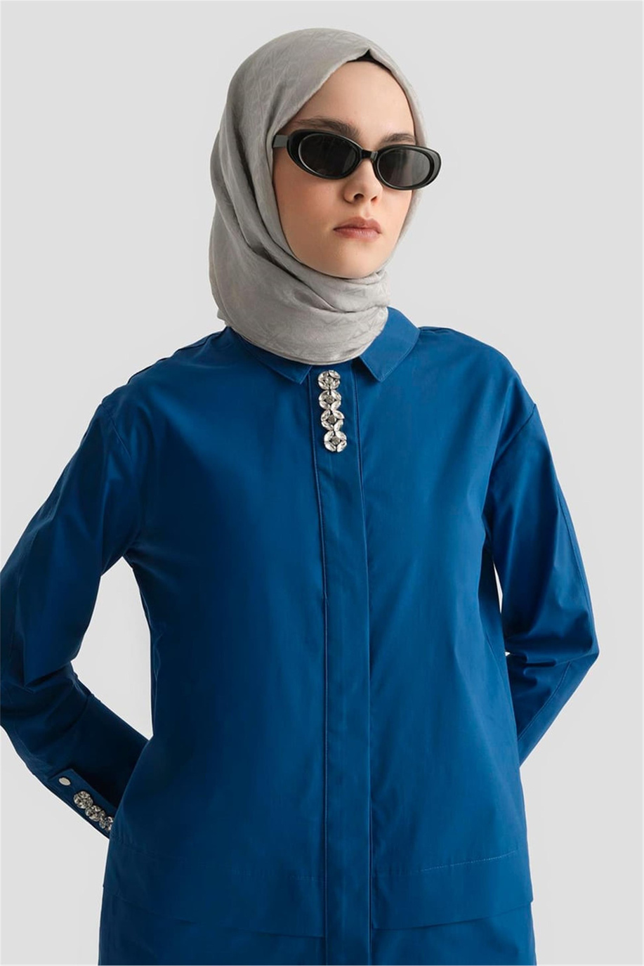 Gizli Düğmeli Taş Detaylı Gömlek Yaka Tunik İndigo 