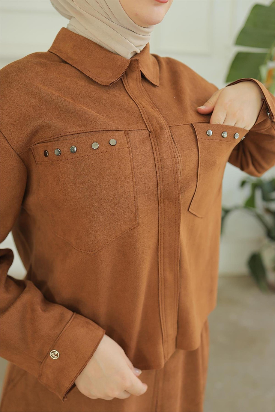 Gizli Fermuarlı Gömlek Yakalı Taba Takım