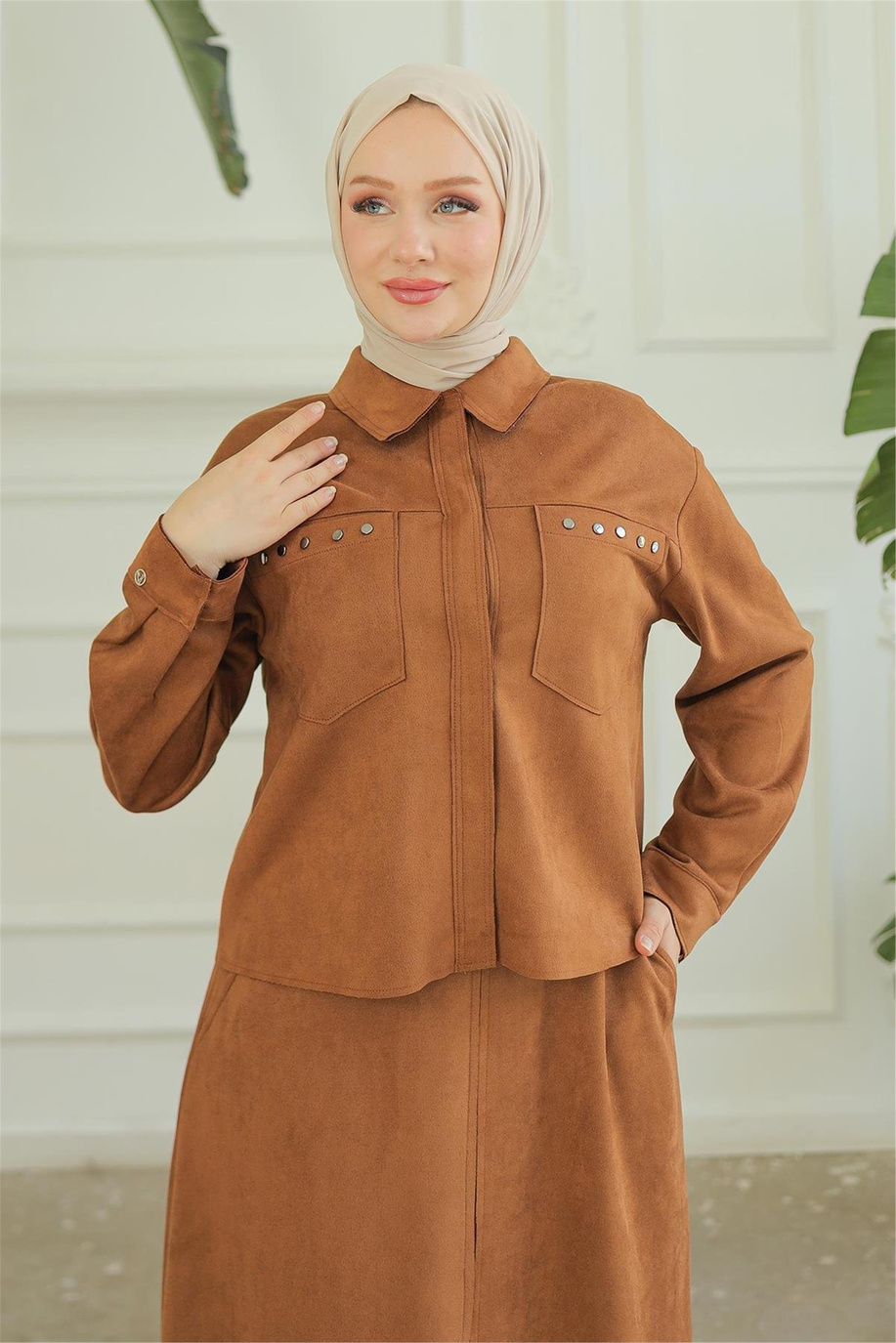 Gizli Fermuarlı Gömlek Yakalı Taba Takım