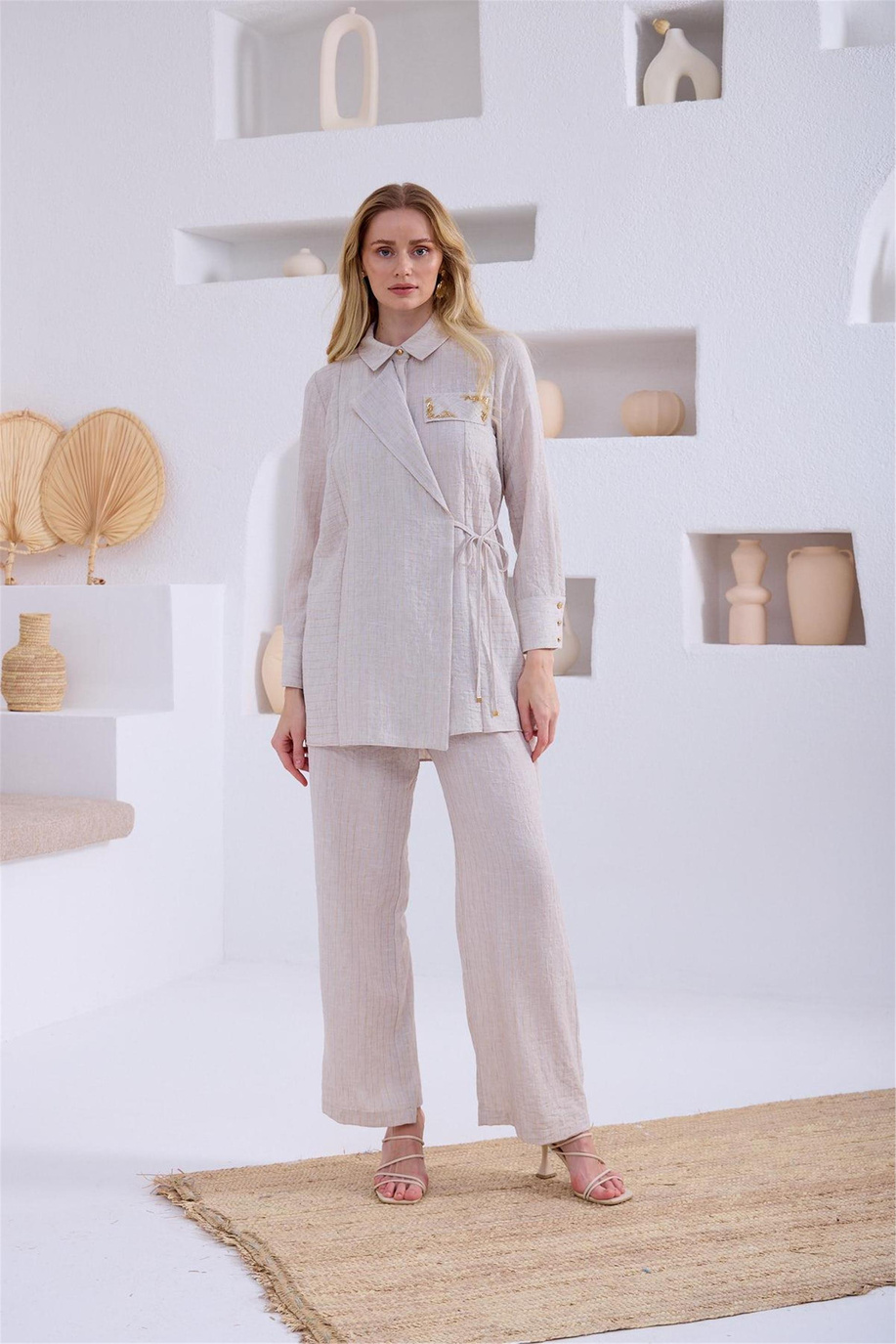 Gold Simli İşlemeli Keten Takım Taş - 25YMA2425