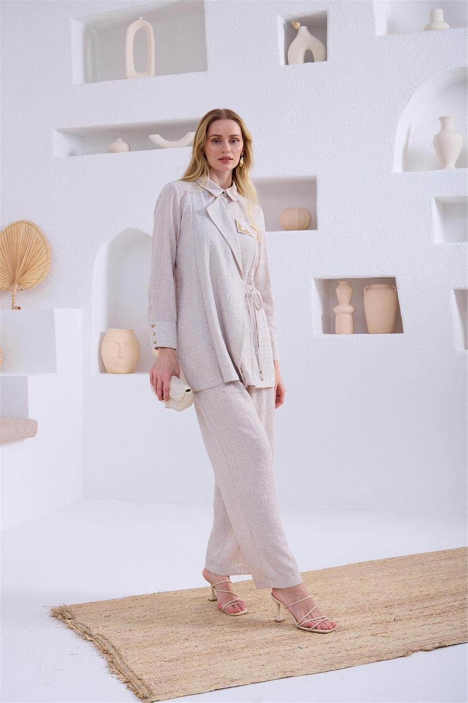 Gold Simli İşlemeli Keten Takım Taş - 25YMA2425