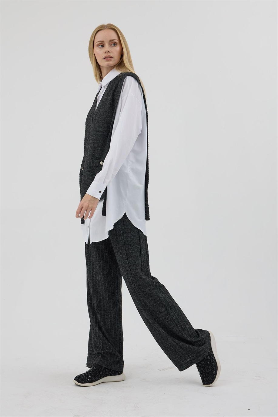 Gömlek Detaylı Triko Siyah Gömlek