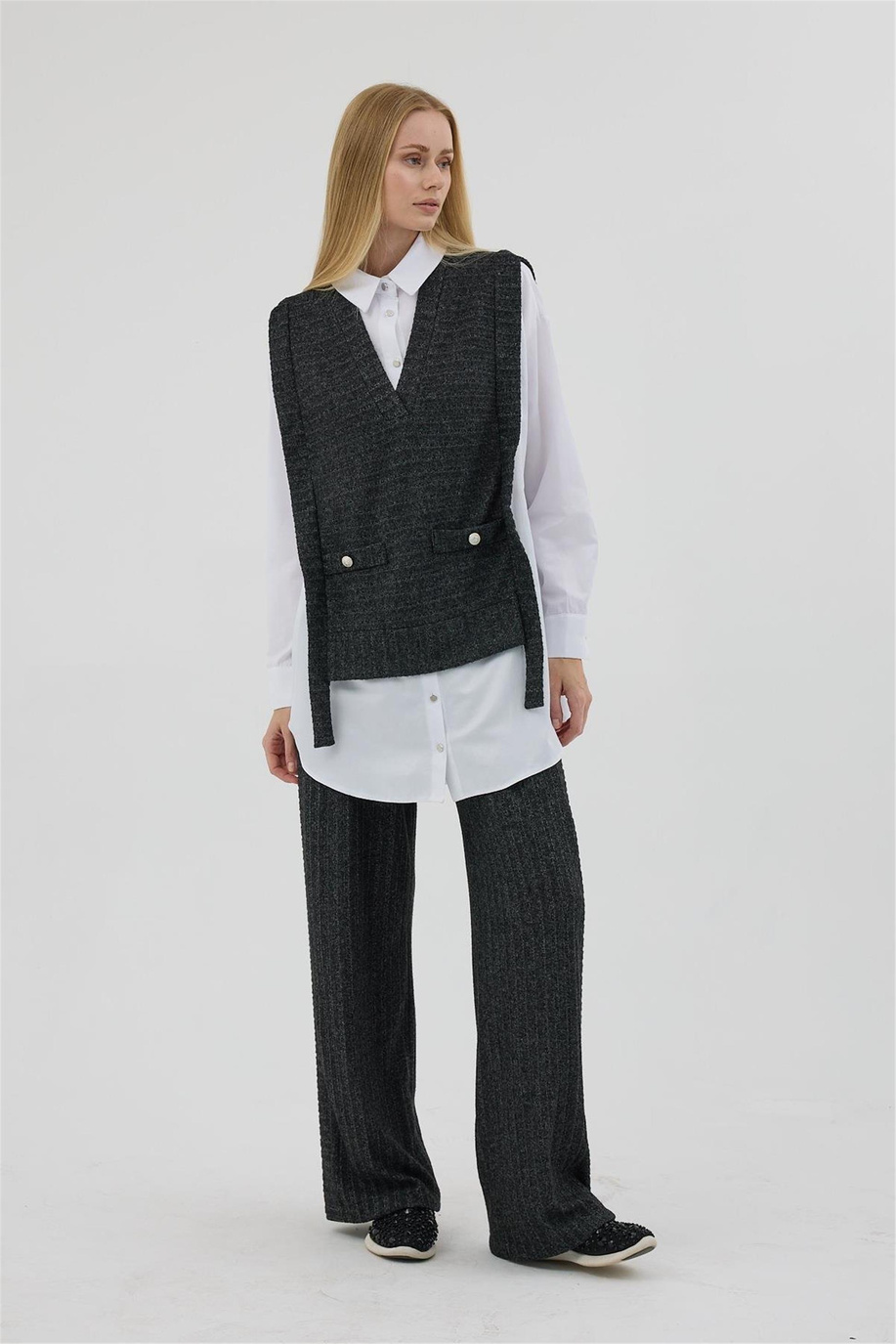 Gömlek Detaylı Triko Siyah Gömlek