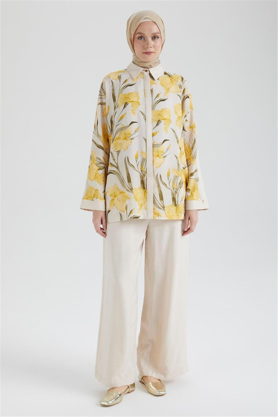 Gömlek Yaka Çiçek Desenli Pantolonlu İkili Takım Bej