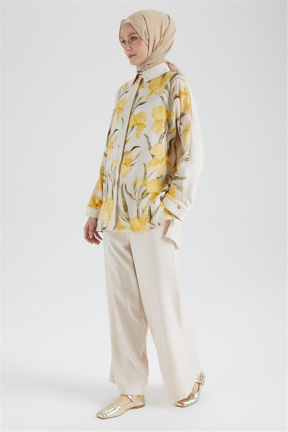 Gömlek Yaka Çiçek Desenli Pantolonlu İkili Takım Bej