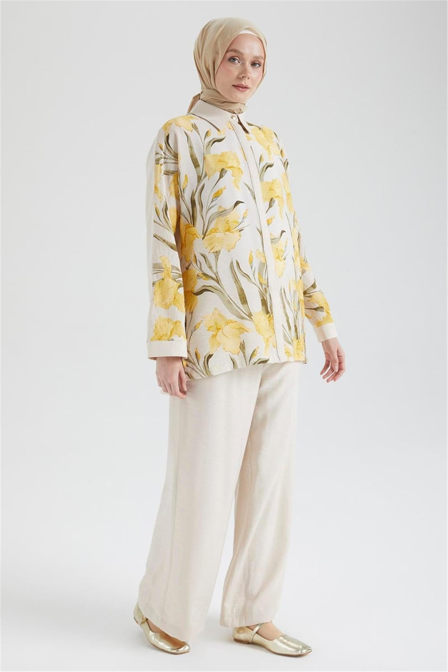 Gömlek Yaka Çiçek Desenli Pantolonlu İkili Takım Bej
