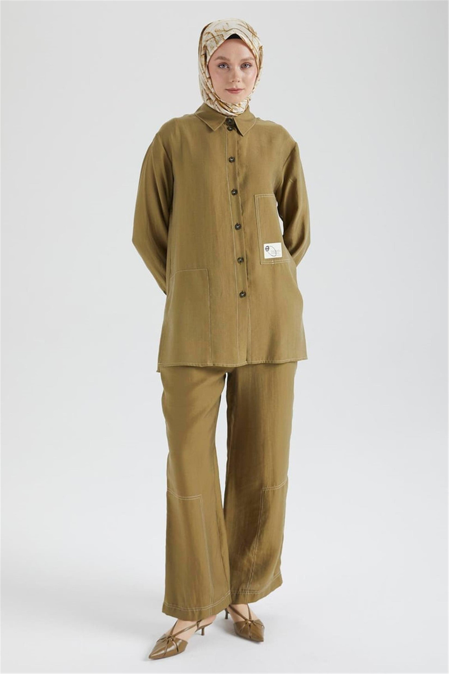 Gömlek Yaka Düğmeli Cepli Pantolonlu Takım Haki