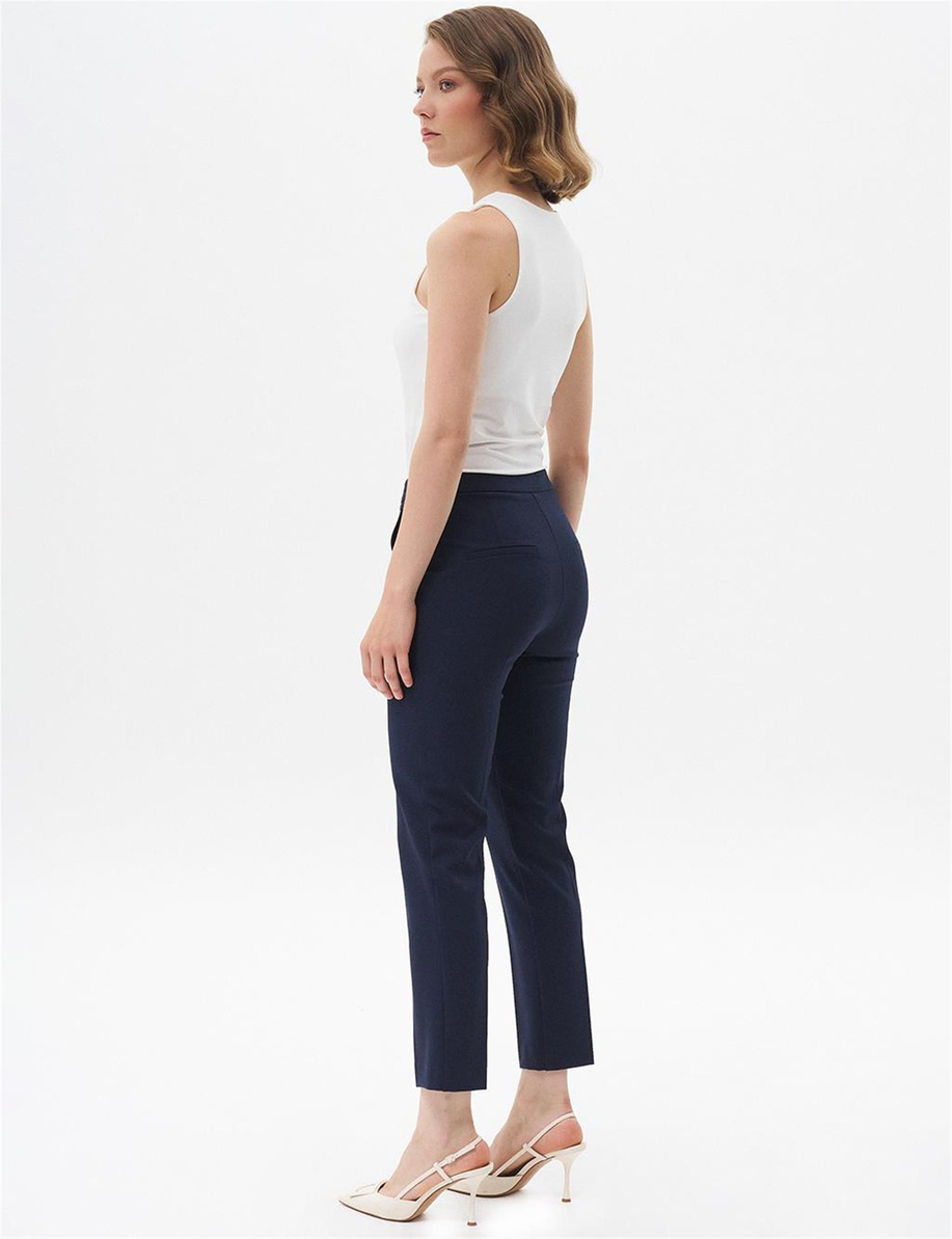 Havuç Kesim Basic Pantolon Lacivert