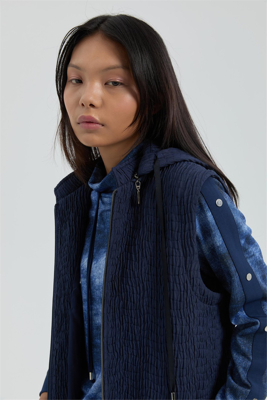 İnce Kapitone Seyyar Kapşonlu Yelek Lacivert