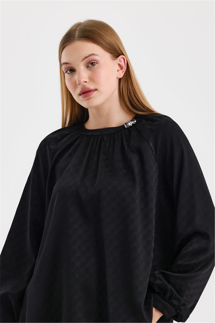 Jakarlı Aksesuar Detaylı Bluz Siyah - 25YZ0118