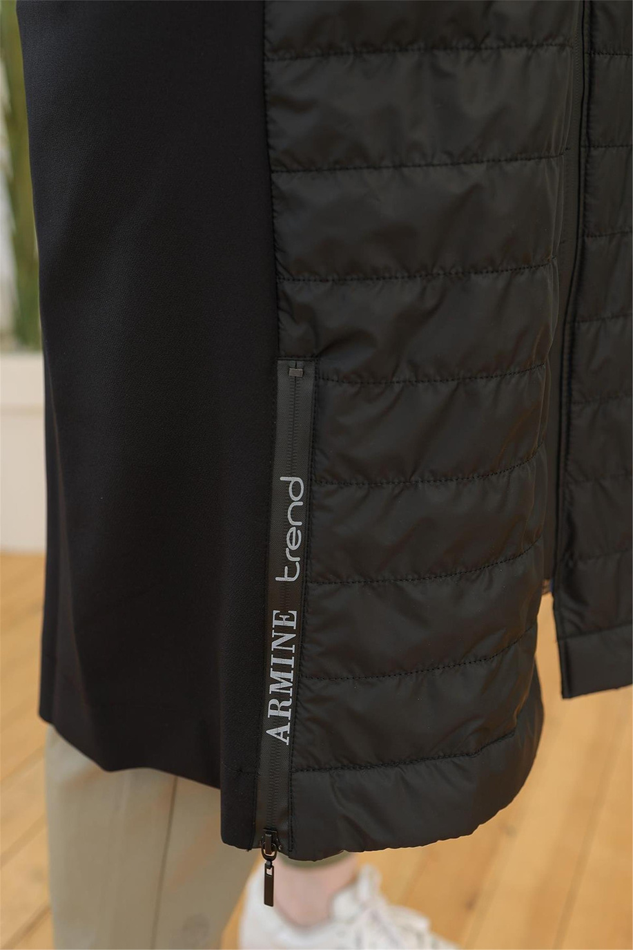 Kapişonlu Fermuarlı Siyah Yelek