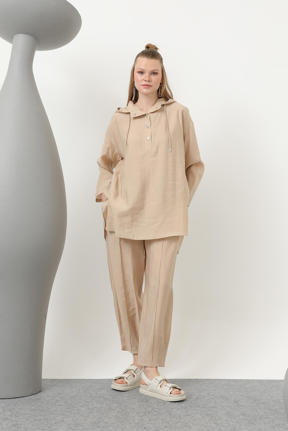 Kapüşon Detaylı Rahat Bej Takım