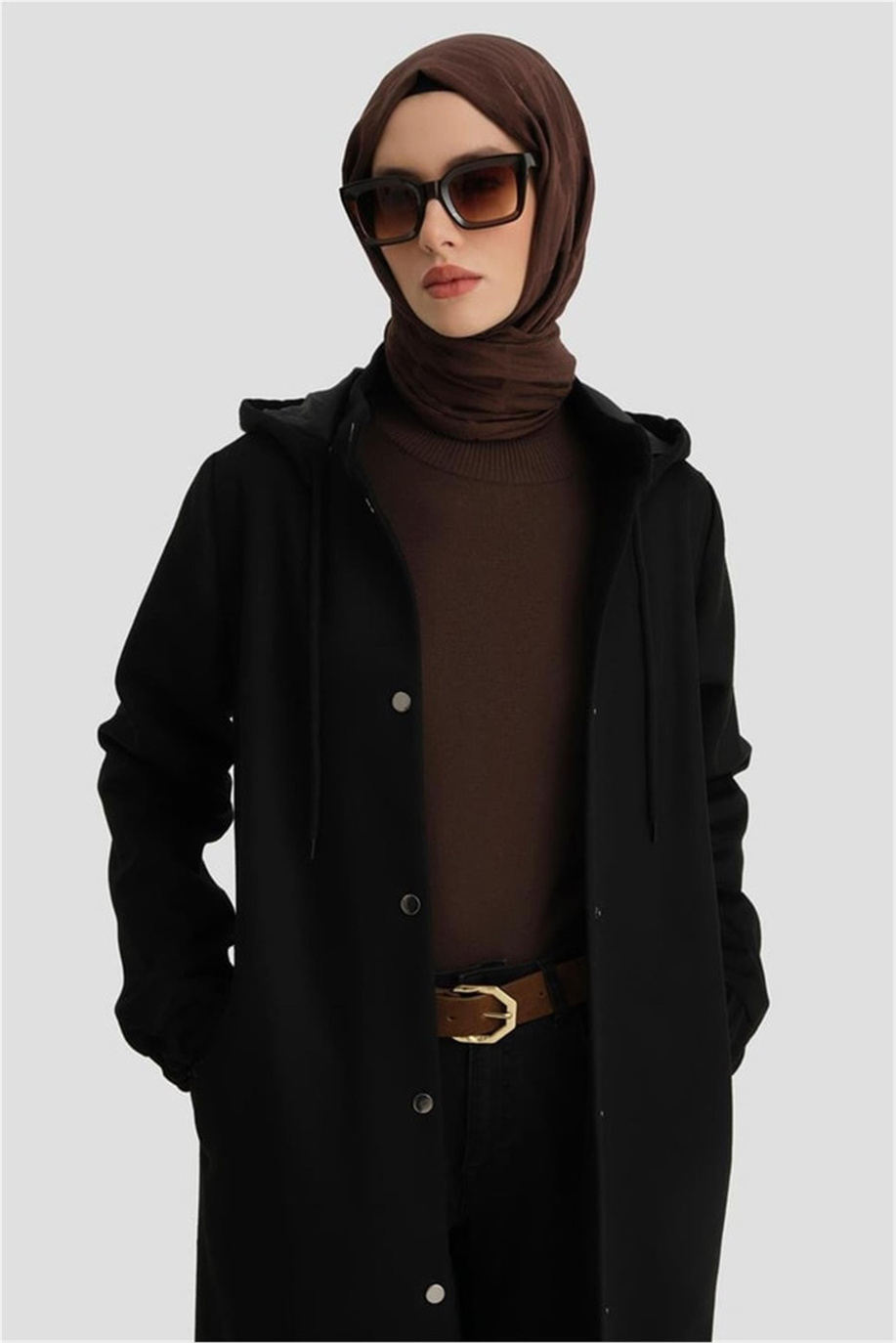 Kapüşonlu Siyah Manto