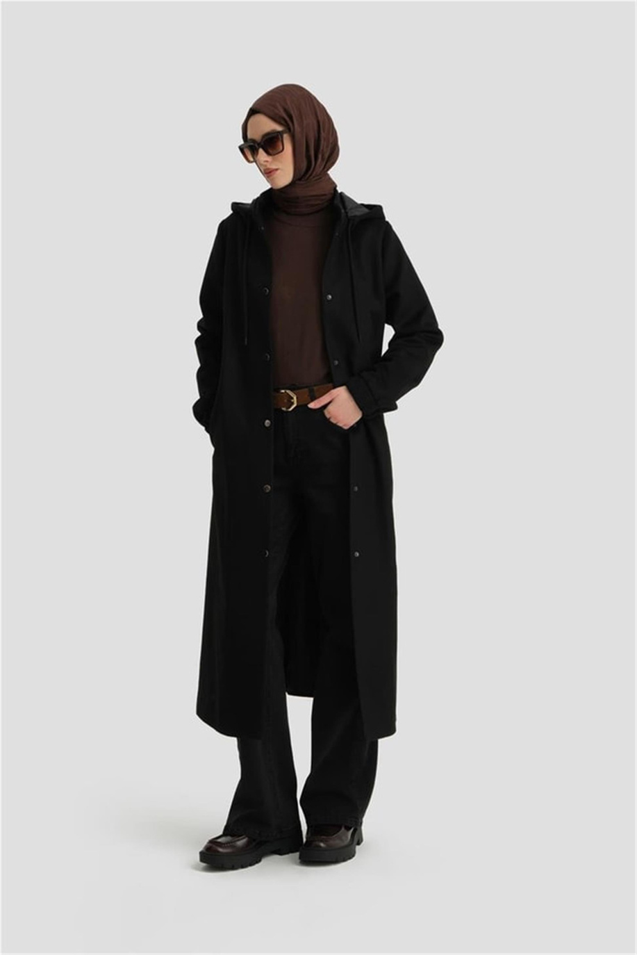 Kapüşonlu Siyah Manto