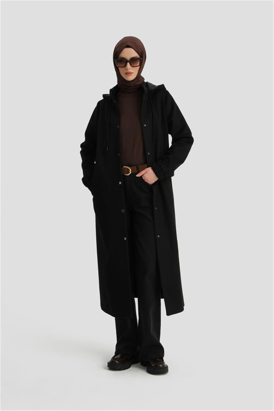 Kapüşonlu Siyah Manto