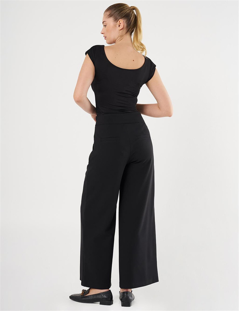 Korsaj Kemerli Siyah Pantolon