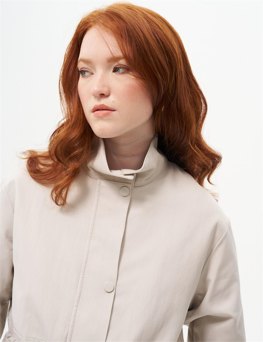 Kuş Gözü Detaylı Bel Büzgülü Taş Ceket