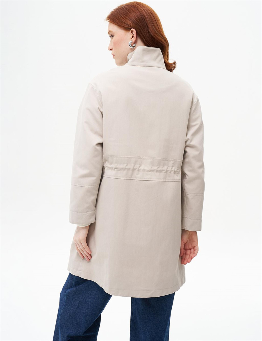 Kuş Gözü Detaylı Bel Büzgülü Taş Ceket