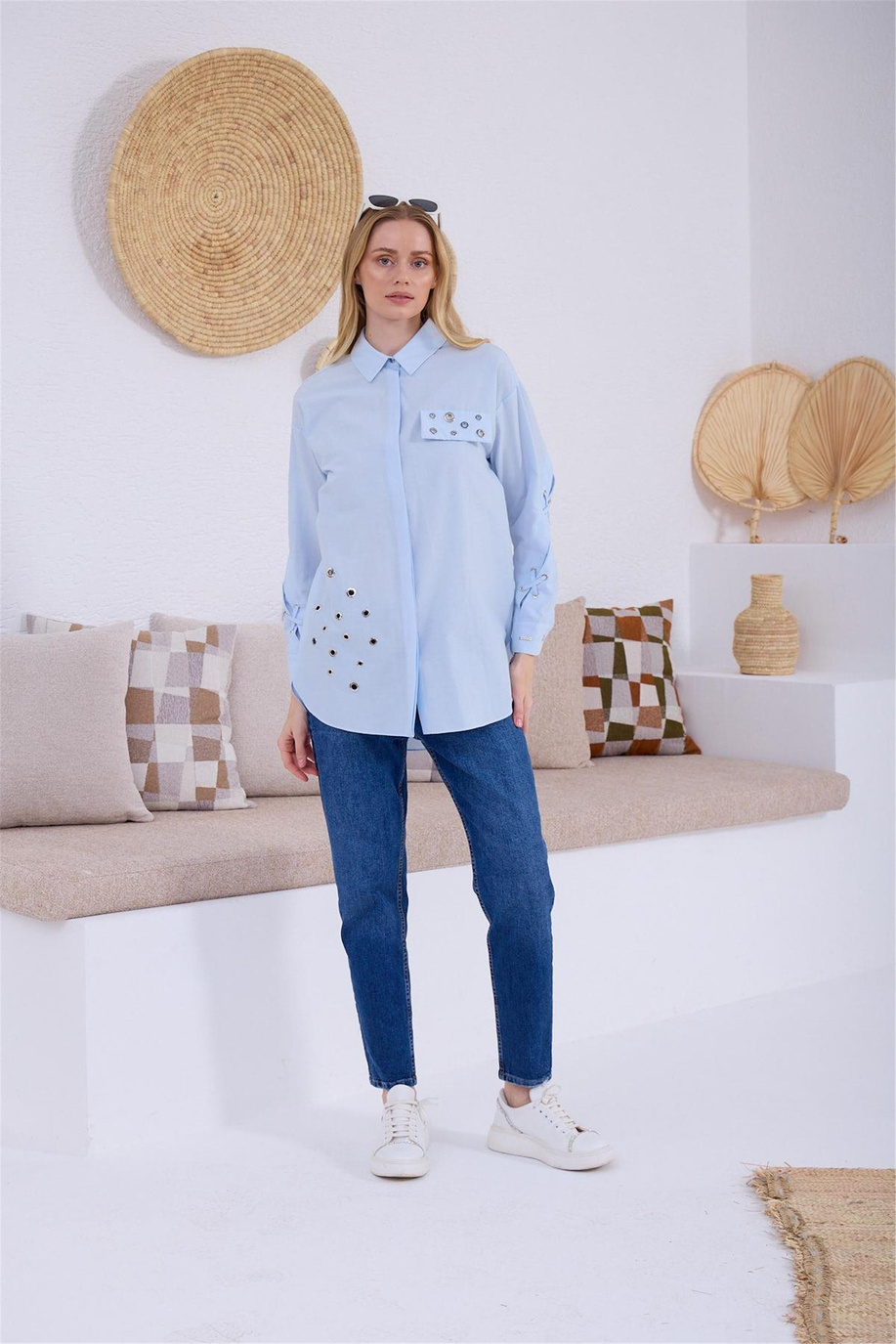Kuşgözü Detaylı Gömlek Açık Mavi - 25YMB11268