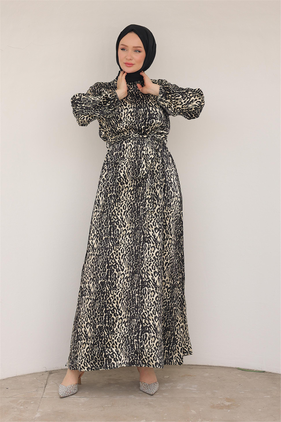 Leopar Desenli Siyah Elbise