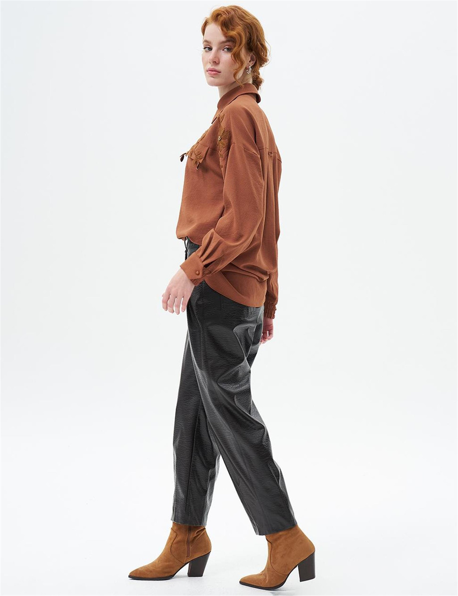 Metal Aksesuar Detaylı Suni Deri Koyu Kahve Pantolon