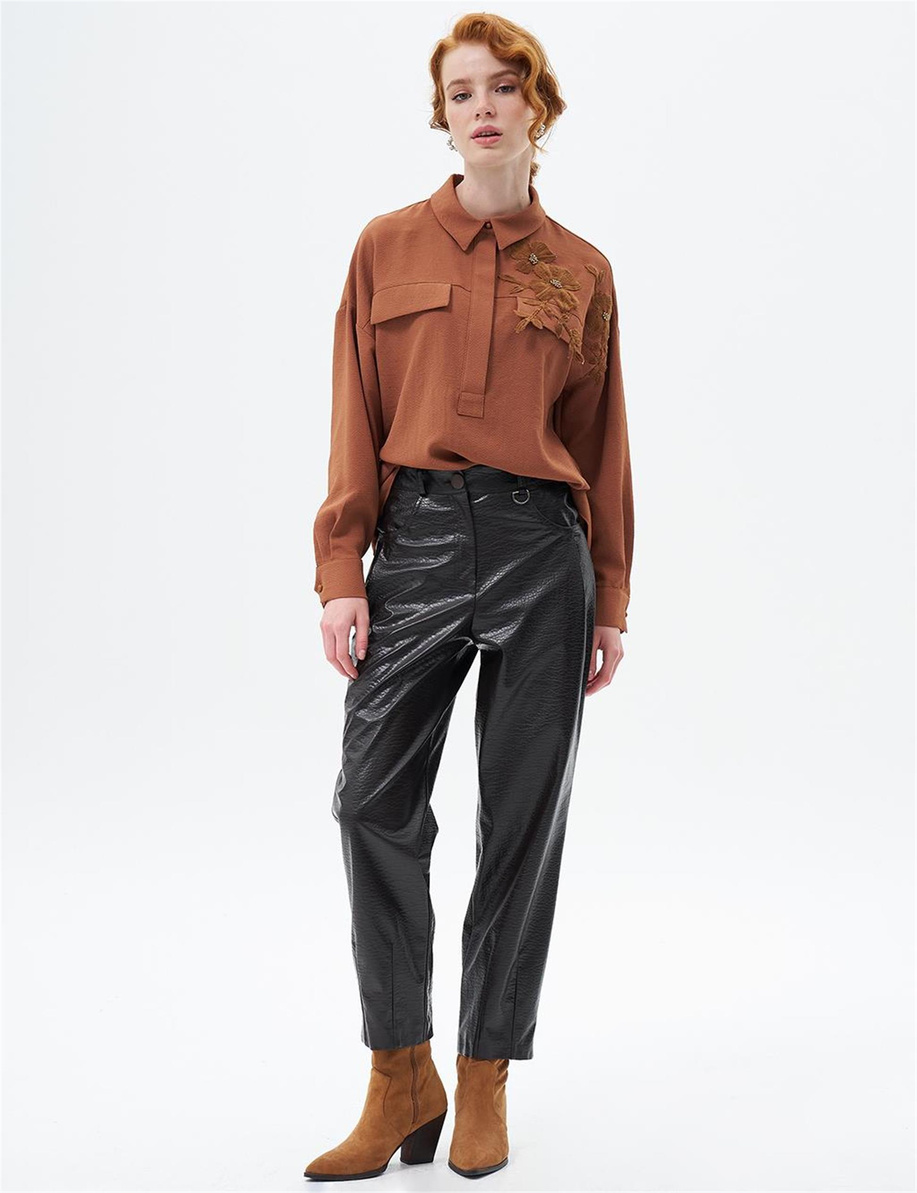 Metal Aksesuar Detaylı Suni Deri Koyu Kahve Pantolon